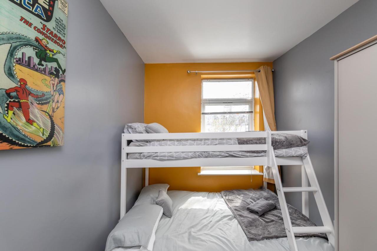 Stockton Town Centre Studio Apartments Free Parking And Wi-Fi מראה חיצוני תמונה